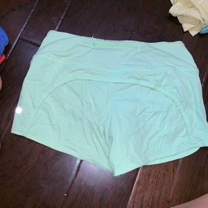 Lulu Lemon Speed Up Shorts (2.5)